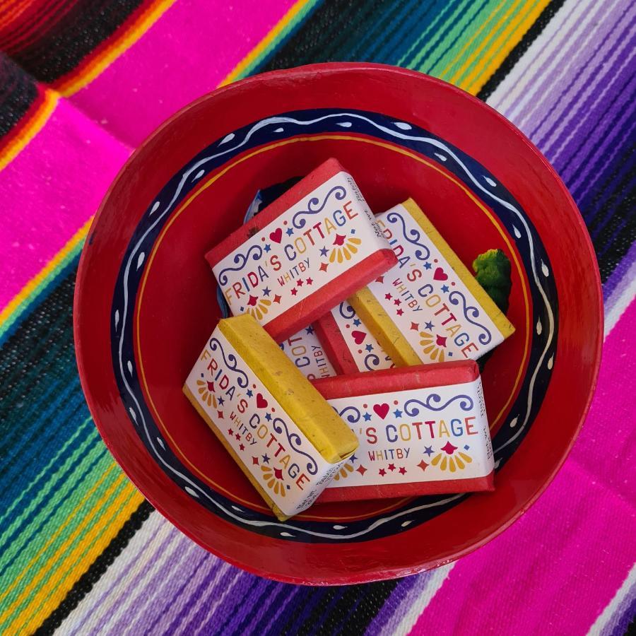 Frida'S Cottage Уитби Экстерьер фото